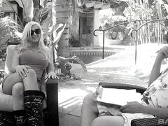 Szőke, Ondó fröcskölés, Arcra élvezés, Szabadban, Tetkó