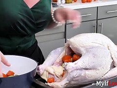 Vacker, Stora tuttar, Blondin, Avsugning, Cougar, Långt ner i halsen, Milf, Mamma