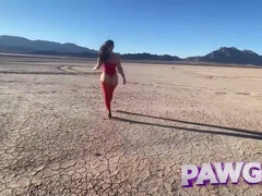 Iso kulli, Isot tissit, Hd, Sekarotuinen, Äiti, Ulkona, Tatuointi, Tissit