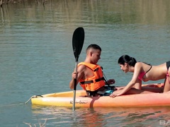 18, Asiat, Brunette, Udendørs, Teenager