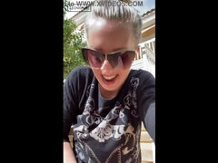 Amatéři, Blondýna, Masturbace, Orgasmus, Venku, Na veřejnosti, Pička, Sukně