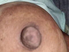 Enthousiasteling, Kont, Mooie dikke vrouwen, Stel, Handbeurt, Indisch, Rijpe lesbienne, Tepels