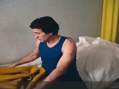 Célébrité, Femme couguar, Hongroise, Mature, Mère que j'aimerais baiser, Nue  à poil, Branlette espagnole