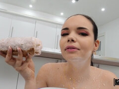 Brunette brune, Tir de sperme, Tchèque, Branlette thaïlandaise, Cuisine, Pov