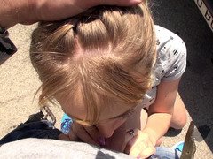 Blondine, Pik sutte, Håndjob, Hjemmelavet, Udendørs, Lille kvinde, Pov