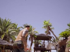 Badpak, Bruinharig, Hondjeshouding, Biljart, Gezichtspunt, Rijden, Tiener, Tieten likken