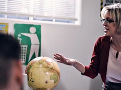 Tekintélyes didik, Csoportos kefélés, Egyetemista, Tanár nő