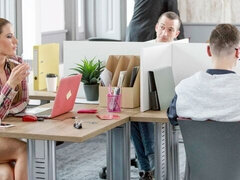 Спальня, Большие сиськи, Блондинки, Пальцем, Лесбиянка, Лизание, Киски, Рыжие