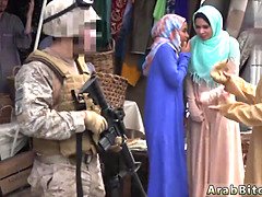 Arabci, Moški z dvema ženskama, Velika, Medrasni seks, Muco, Najstnice, Joške, V uniformi