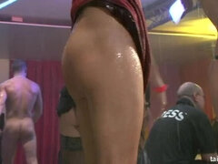 Popó, Meztelen faszik, Orgia, Buli, Szatén, Leborotvált, Szopás, Swingers