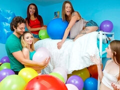 Duże cycki, Palcówka, Całować, Lesbijka, Cipka, Rudowłosa, Odpędzanie, Nastolatki