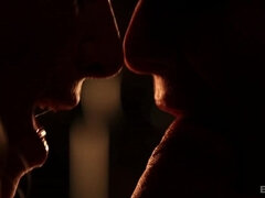 Blondinka, Notranji izliv, Trojček