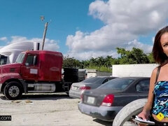 Schwarz, Braunhaarige, Spermaladung, Aufs gesicht abspritzen, Interrassisch, Im freien, Pov