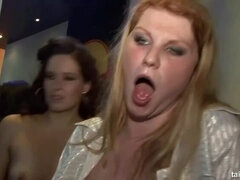 Μελαχροινή, Μαλακία με το δάχτυλο για γυναίκες, Ομάδα, Ηδ, Τακούνια, Λεσβία, Πίρσινγκ, Swingers