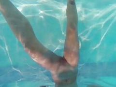 Sexy Cand plusy swims and plus strips undressed underwater