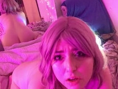 Testes gyönyörű hölgy, Döci, Játékszerek