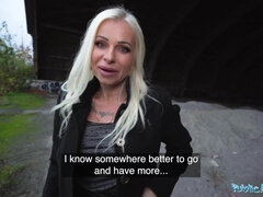 Stor kukk, Blond, Kukk suging, Blotting, Synsvinkel, Offentlig, Realitet, Pupper