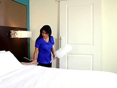 Azjatka, Brunetka, Filipinka, Hd, Lizanie, Pokojówka, Lizanie odbytu, Ssanie