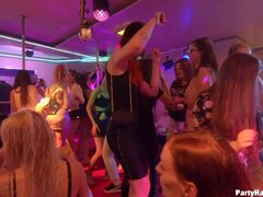 Nana, Blonde, Célébrité, Dingue, Tir de sperme, Groupe, Hard, Interracial