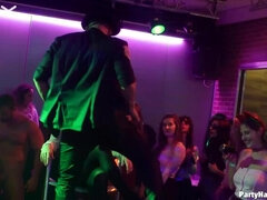 Duże cycki, Cfnm, Taniec, Płeć żeńska, Grupa, Obcasy, Wielorasowy, Ssanie