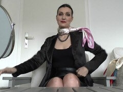 Black leather, leather skirt, all classic