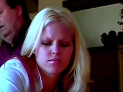 Blondin, Bestraffning, Spanking, Tonåring