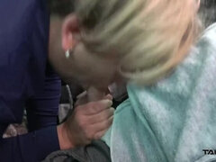 Amateur, Rondelette, Tchèque, Gorge profonde, Hard, Mère que j'aimerais baiser, Public, Réalité