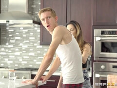 Babe, Velika rit, Fafanje, Hardcore, Milf, Pornozvezde, Muco, Joške