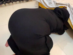 Arab Hot Maid Stuck When She Clean Under Bed - Big Ass Hijabi Girl Wear Abaya Niqab & Panty