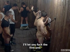 Beauté, Brunette brune, Tchèque, Hard, Léchez, Pisser, Cheveux courts, Nénés