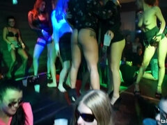 Blondynka, Klub, Taniec, Całować, Lesbijka, Lizanie, Masturbacja, Pornstars