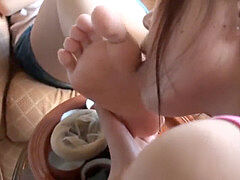 japanese lesbian gulp tea on her friend's soles and worship feet