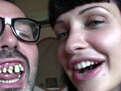 Sucer une bite, Brunette brune, Plantureuse, Femme couguar, Hard, Actrice du porno, Espagnole, Adolescente