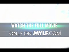 Bulky stud smacks hot latina mama Havana Bleu's phat ass before frosting her face with huge explosion