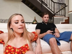 Κώλος, Ξανθιά, Σπέρμα στο στόμα της, Χύσιμο, Γλείψιμο, Απογύμνωση, Τατουάζ, Έφηβος