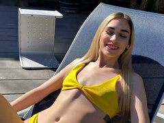 Zadok, Bikini, Blondína, Kuřba, Výprask, Vonku, Nohavičky, Kozičky