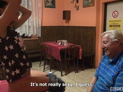 Smuk, Brunette, Tjekke, Hårdt, Slikning, Offentlig, Tvillinger