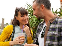 Chambre à dormir, Gros cul, Grosse bite, Gros seins, Sucer une bite, En levrette, Masturbation, Mère que j'aimerais baiser