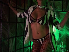 에모, 자연의 가슴, 혼자