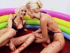 Britanke, Lezbijke, Lizanje, Zunaj, Majhen, Muco, Trojček