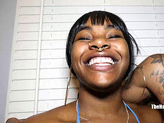 Amatorka, Czarny, Ciemna karnacja, Rzeczywistość