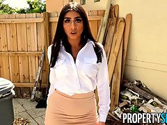 Agent with big tits fucks handyman in laundry room