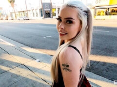 Røv, Blondine, Pik sutte, Hundestilling, Give finger, Pov, Mager, Teenager