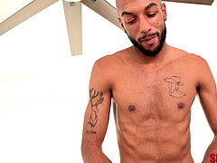 Velké péro, Výprask, Masturbace