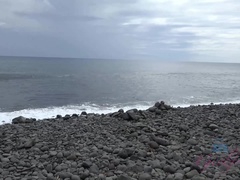 Strand, Stora tuttar, Flickvän, Liten och nätt, Pov, Röker, Voyeur, Våt