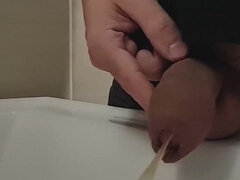 18 años, Cuarto de baño, Fetiche, Gay, Orinar, Flaco, Solo, Adolescente