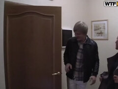 Ansiktssperm, Slikking