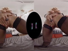 Érett feleség, Egyedül