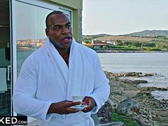 Grote lul, Zwart, Blond, Sperma shot, Zwart, Sperma in gezicht, Handbeurt, Tieten likken