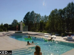 Stor kuk, Brunett, Ansiktsbehandling, Mellanrasig, Slick, Pool, Fitta, Rider